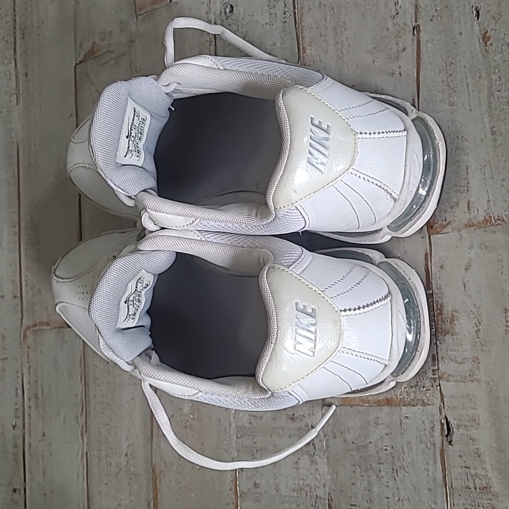 Nike size 10 - Picture 5 of 5